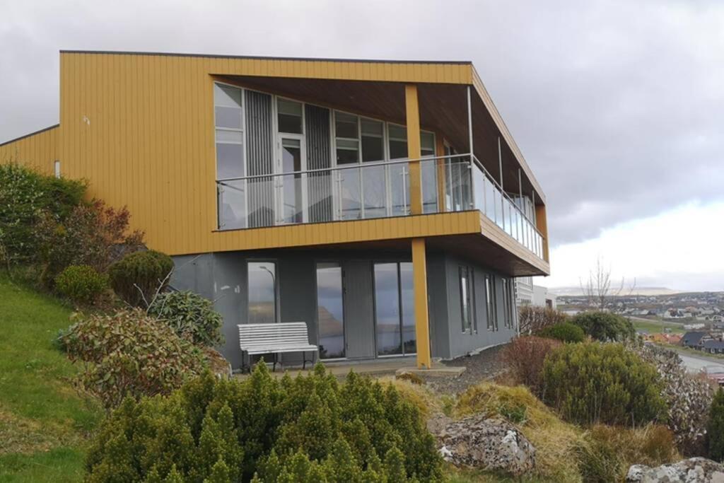 Large Apartment With Fabulous View Of Tórshavn Екстериор снимка