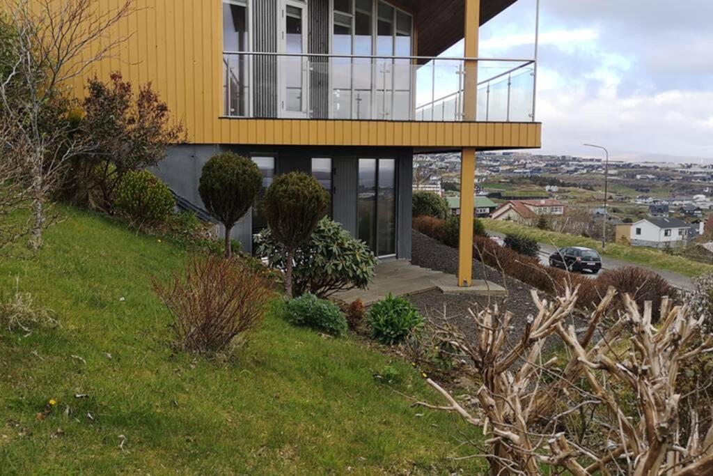 Large Apartment With Fabulous View Of Tórshavn Екстериор снимка